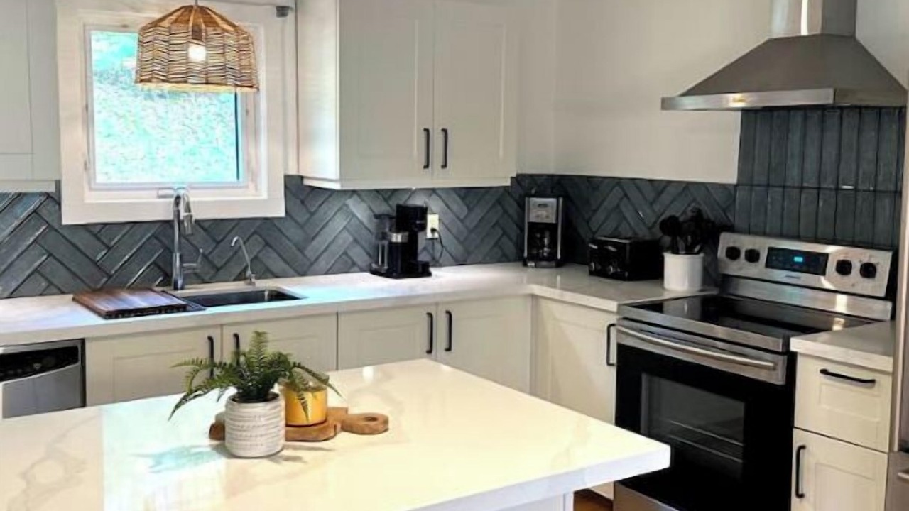 Photo of Kitchen in Algonquin Highlands