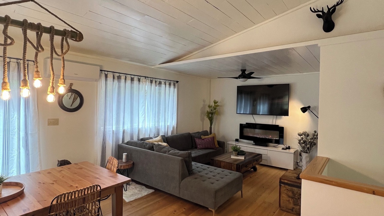 Photo of Livingroom in Algonquin Highlands