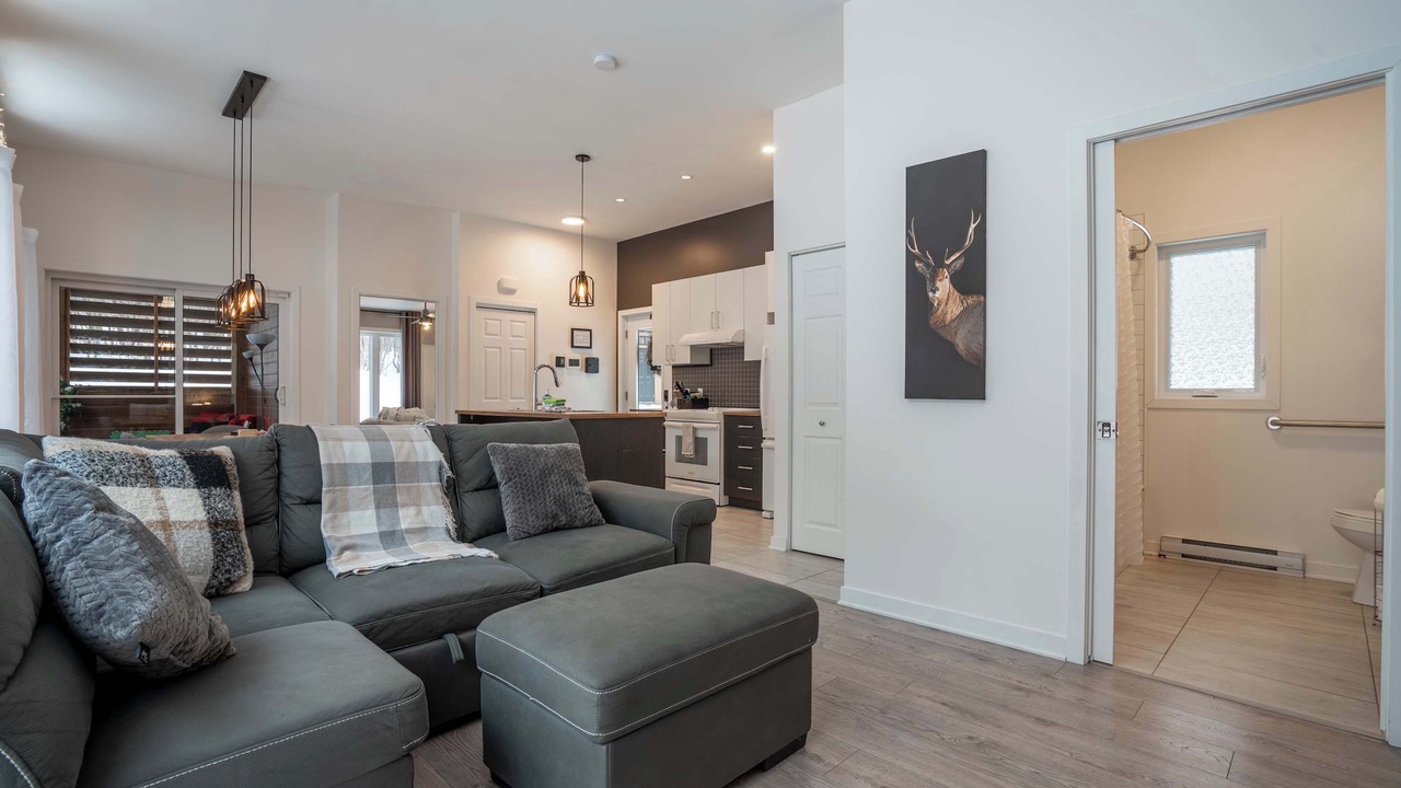 Photo of Livingroom in Chertsey