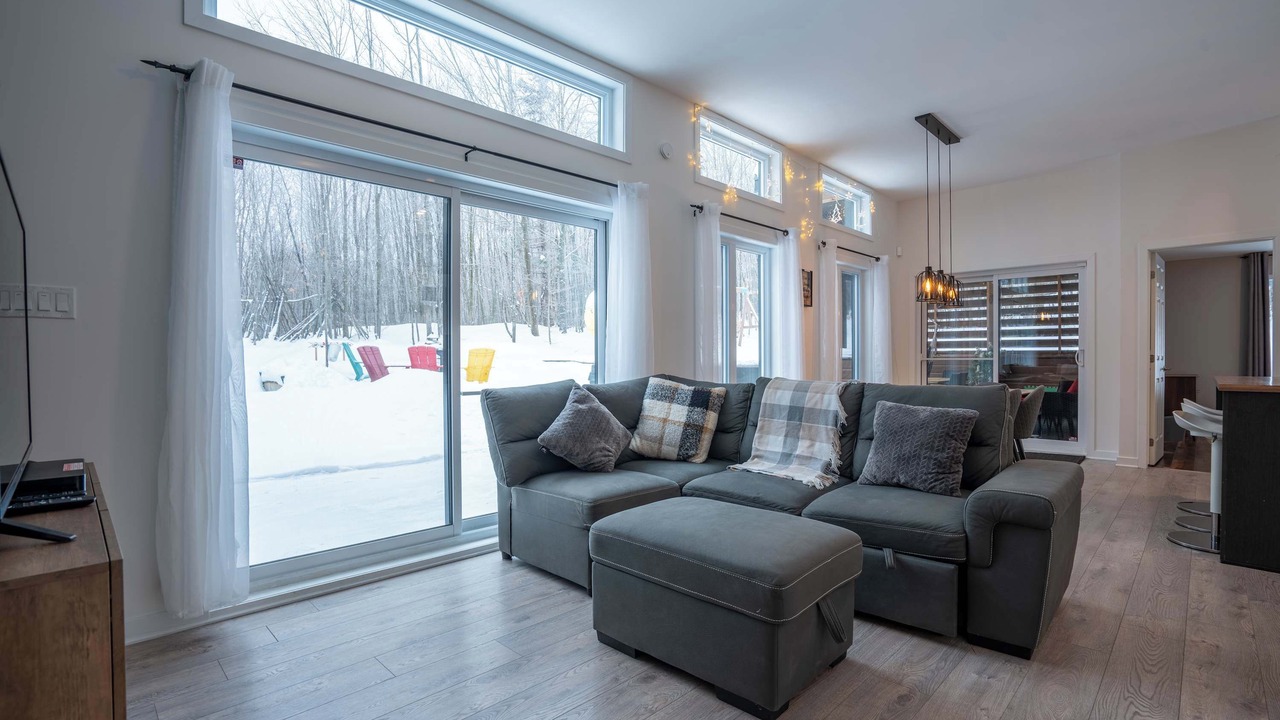 Photo of Livingroom in Chertsey
