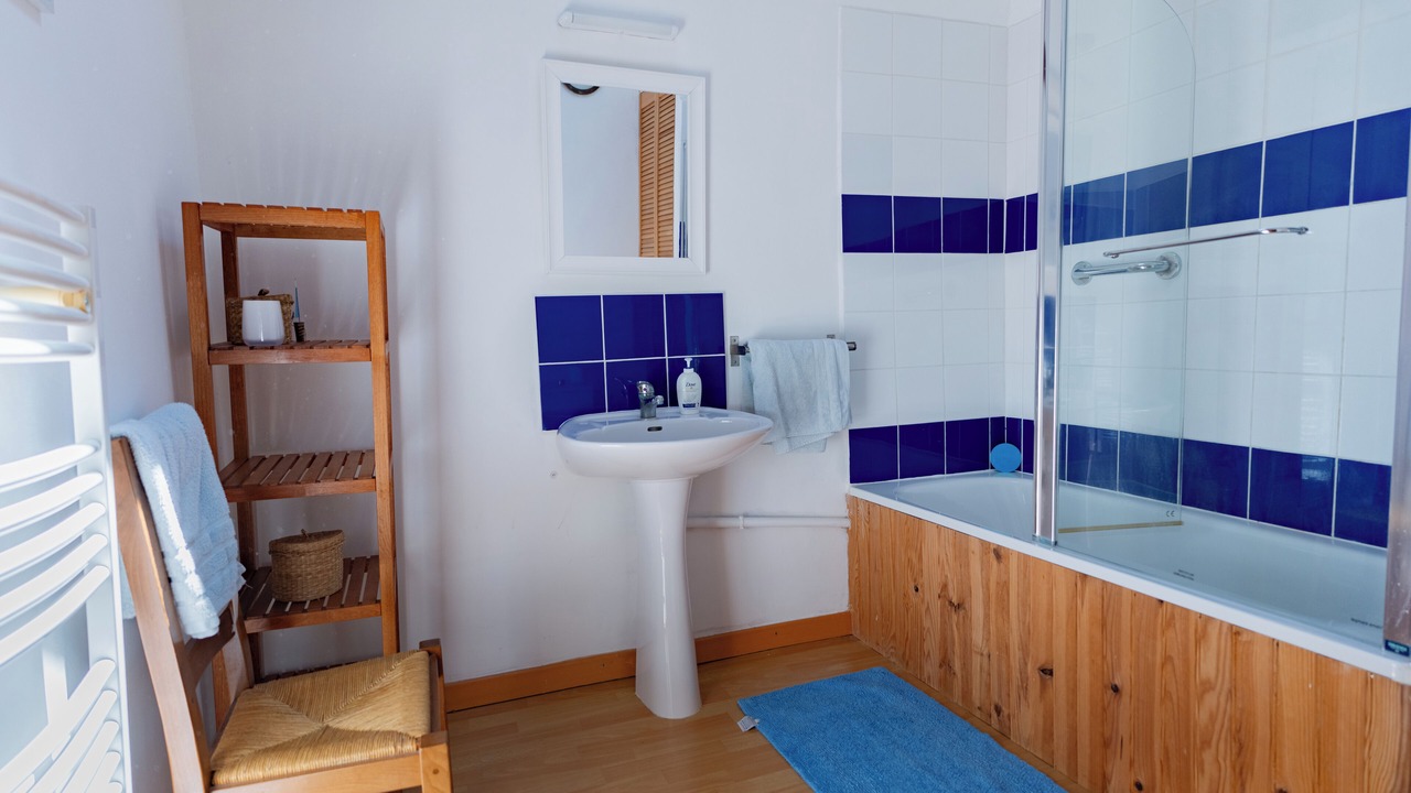 Photo of Bathroom in Frayssinet-le-Gelat