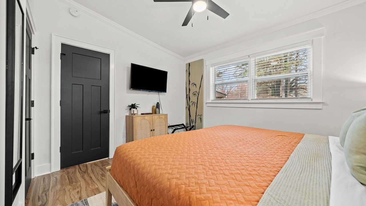 Photo of Bedroom in Buford Highway