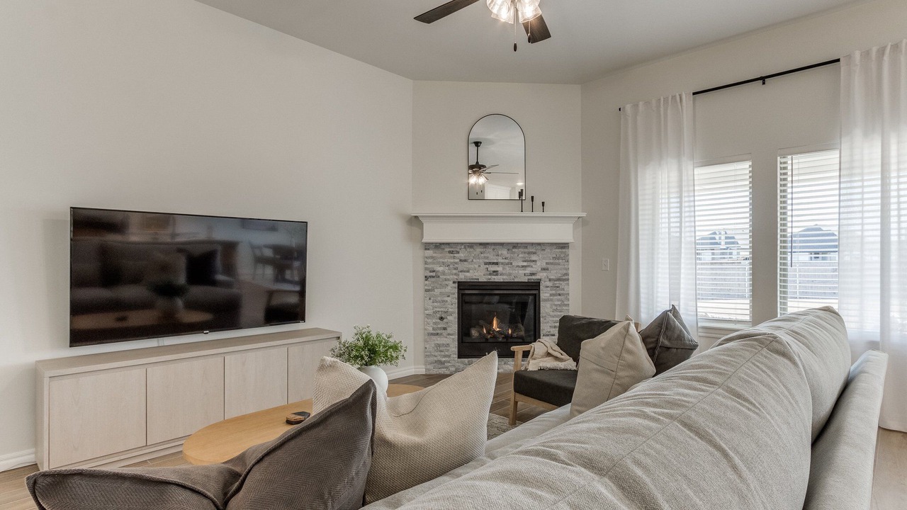 Photo of Livingroom in Yukon
