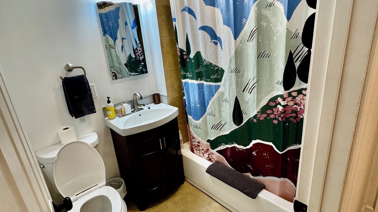 Photo of Bathroom in White Center