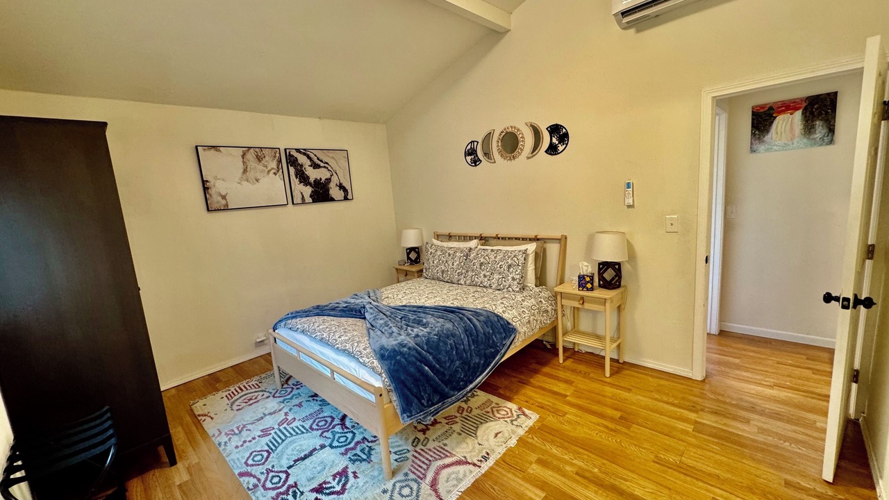 Photo of Bedroom in White Center