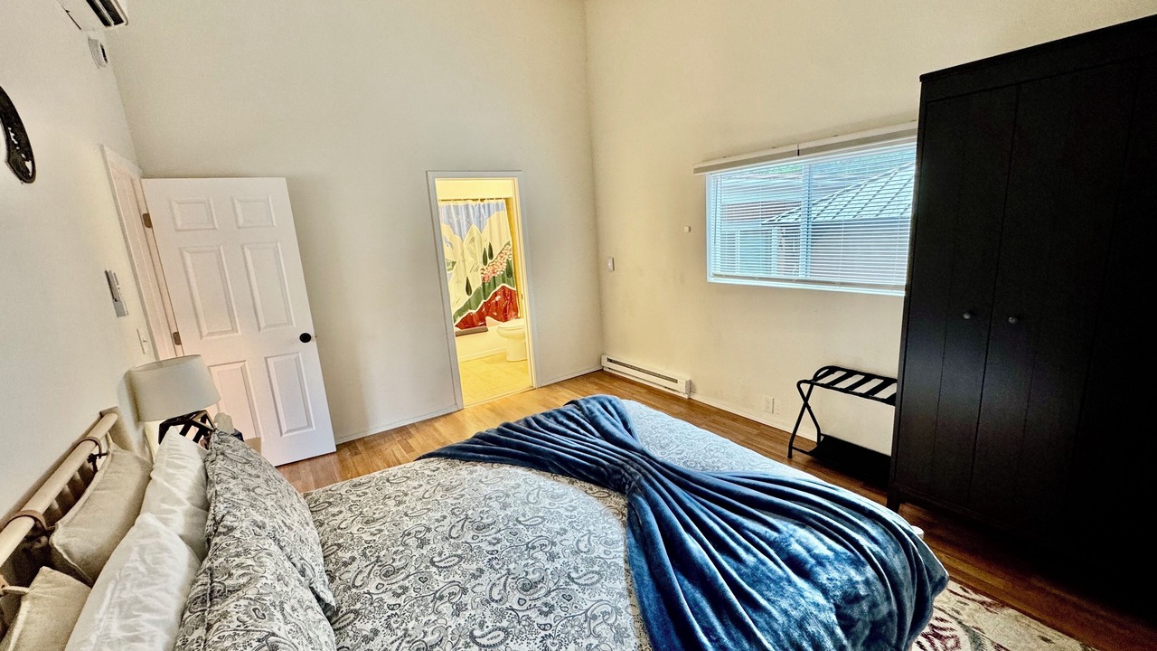 Photo of Bedroom in White Center