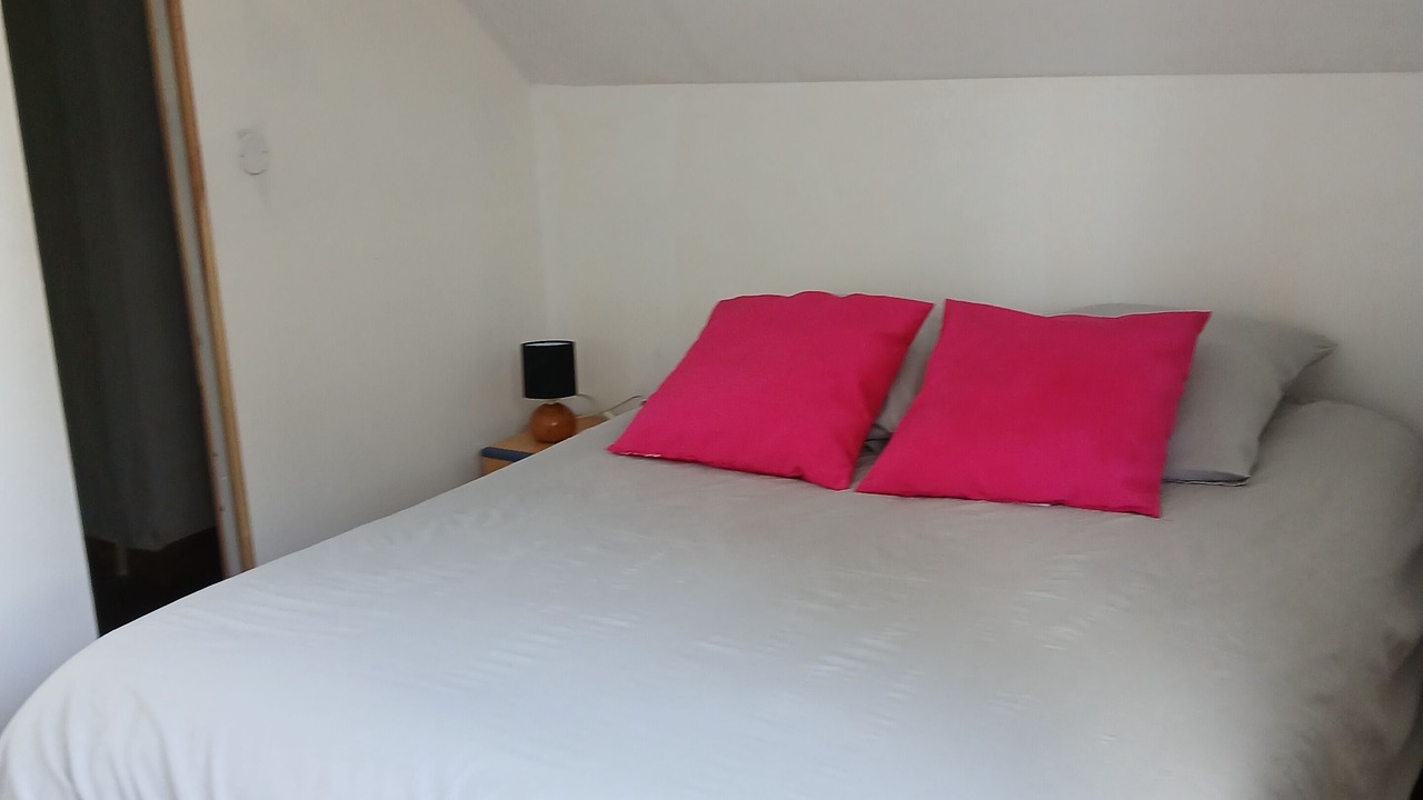 Photo of Bedroom in Maen-Roch