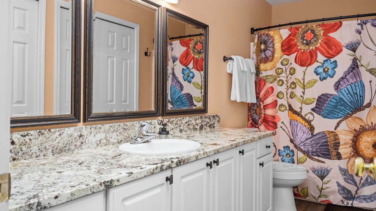 Photo of Bathroom in Keizer