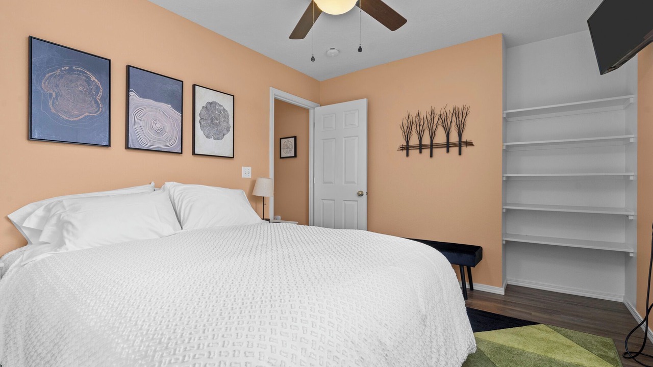 Photo of Bedroom in Keizer