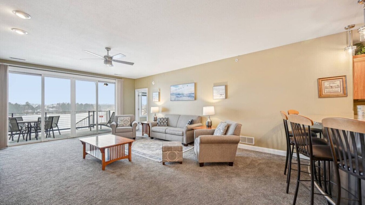 Photo of Livingroom in Lake Delton