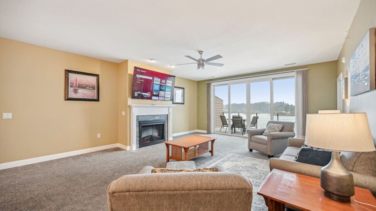 Photo of Livingroom in Lake Delton