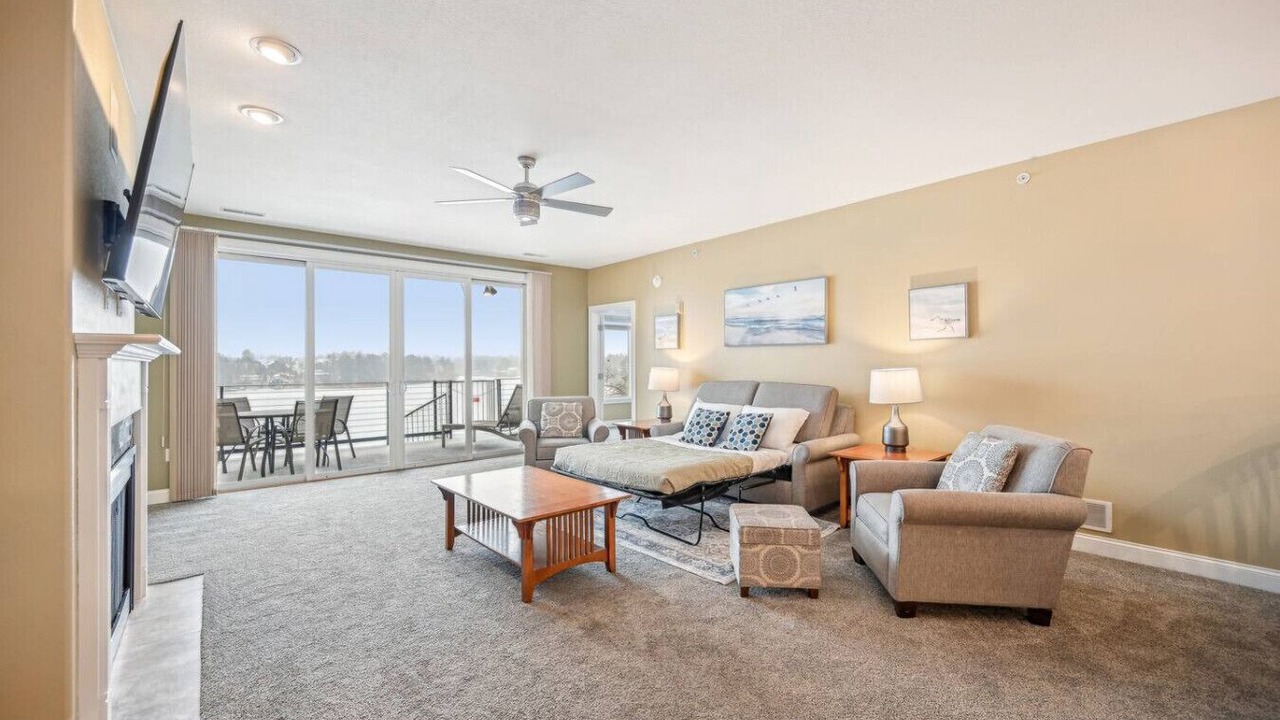 Photo of Livingroom in Lake Delton