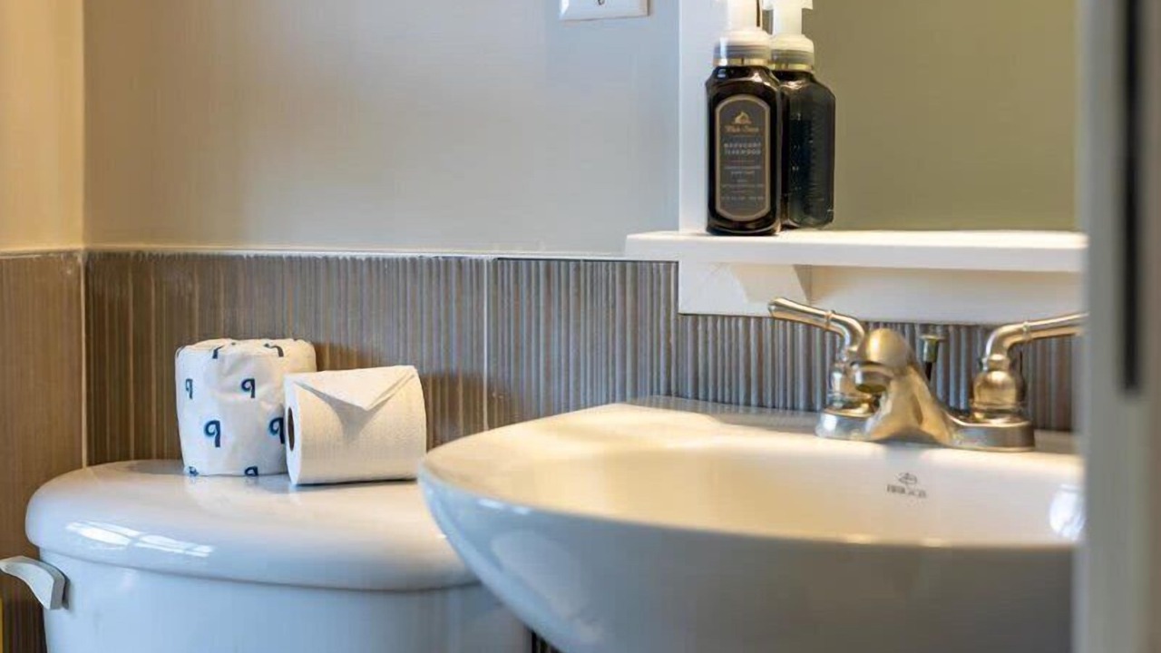 Photo of Bathroom in Sandwich