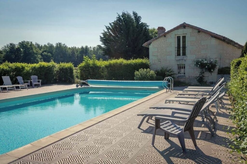 Photo of Outdoor in Saires