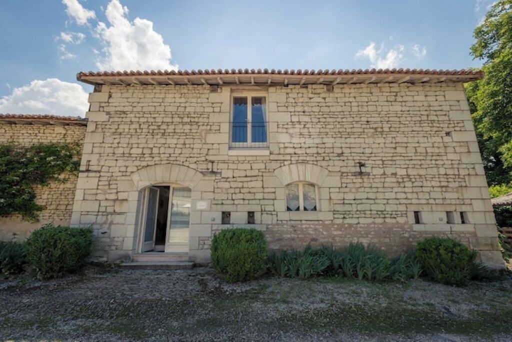 Photo of Outdoor in Saires