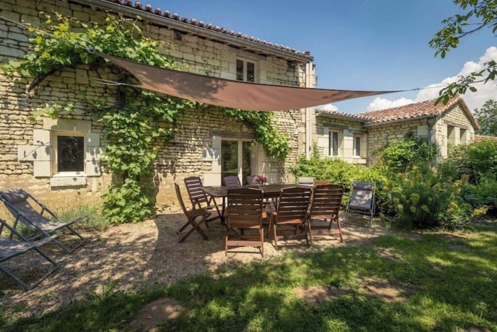 Photo of Outdoor in Saires