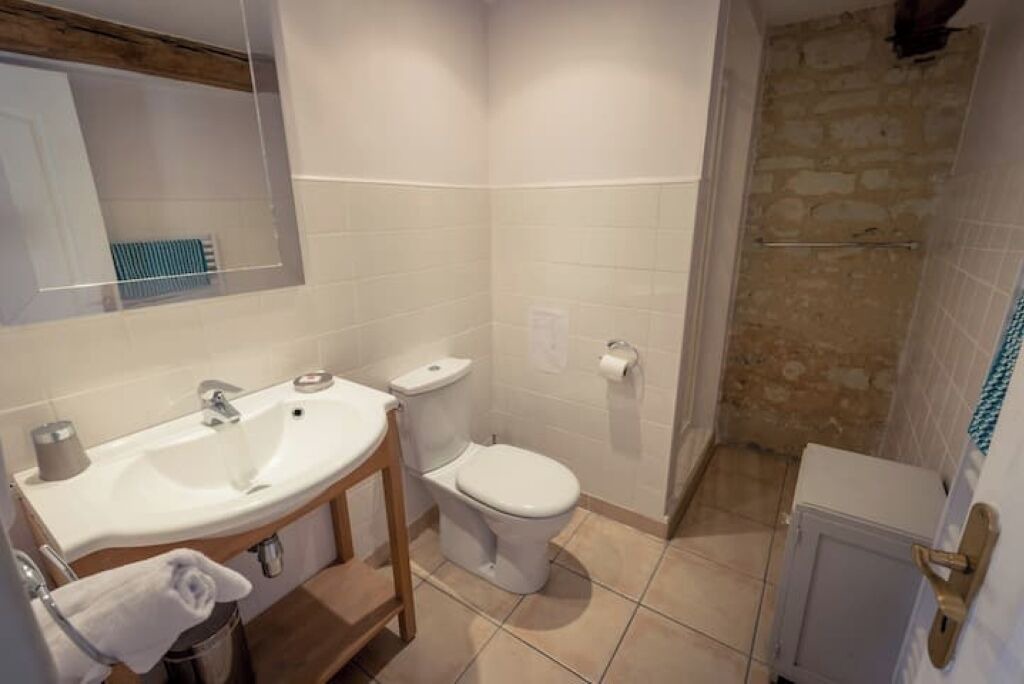 Photo of Bathroom in Saires