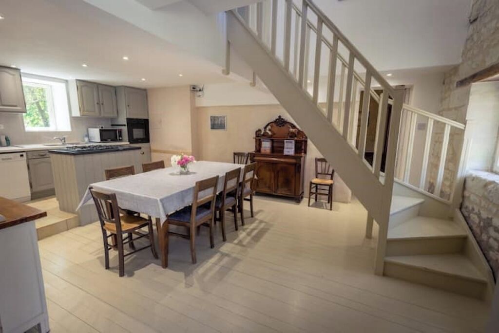 Photo of Others in Saires