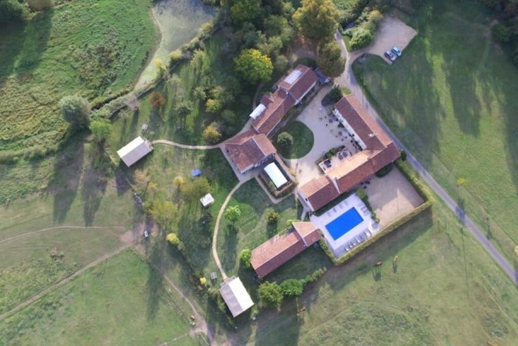 Photo of Outdoor in Saires