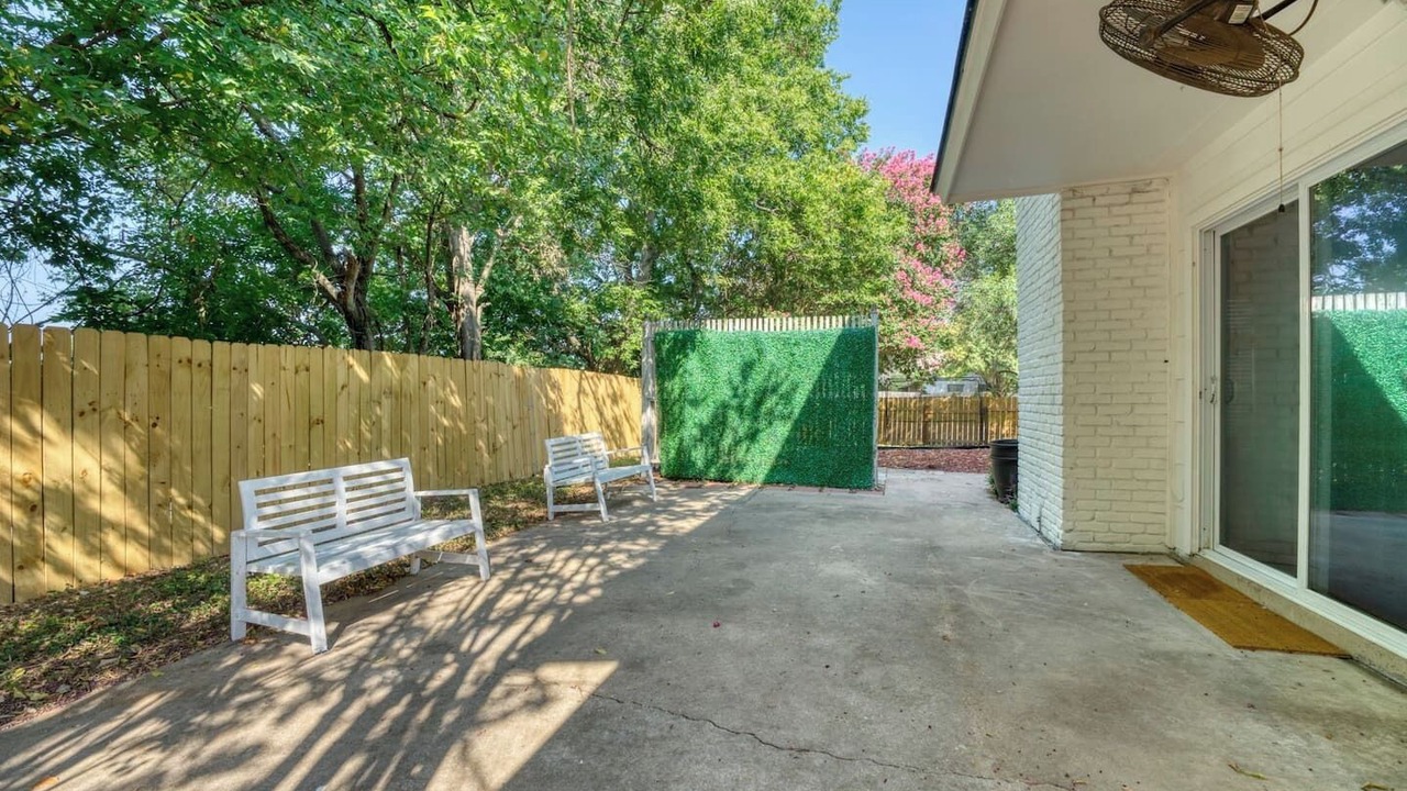 Photo of Patio Balcony in North Austin Civic Association