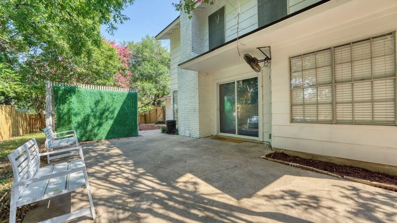 Photo of Patio Balcony in North Austin Civic Association