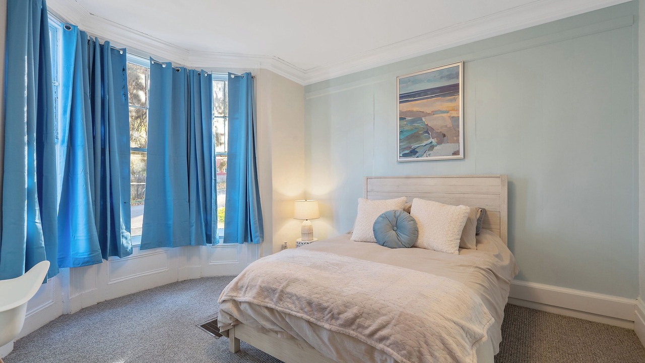 Photo of Bedroom in Oswego