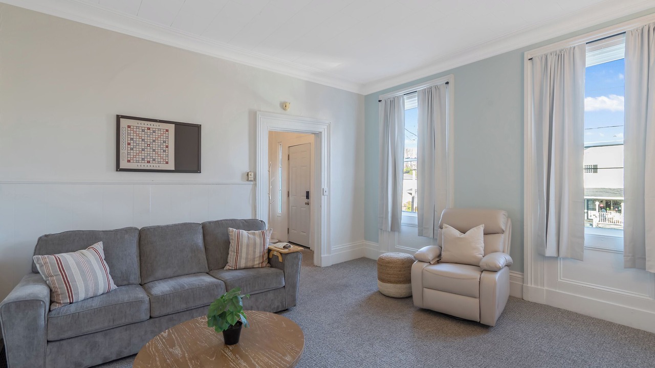 Photo of Livingroom in Oswego