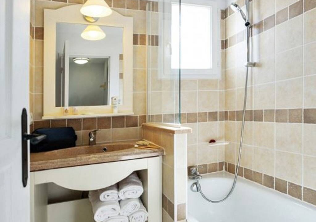 Photo of Bathroom in Rouret