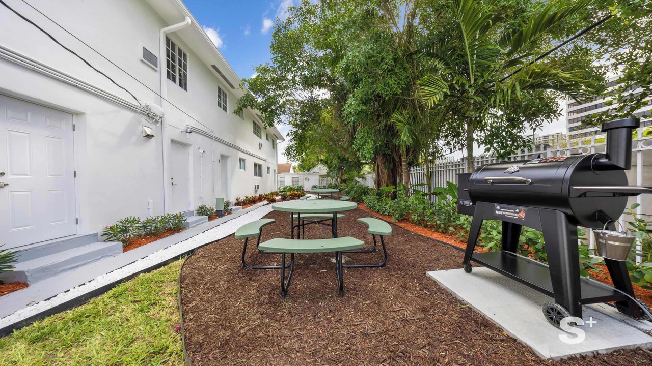 Photo of Others in North Miami