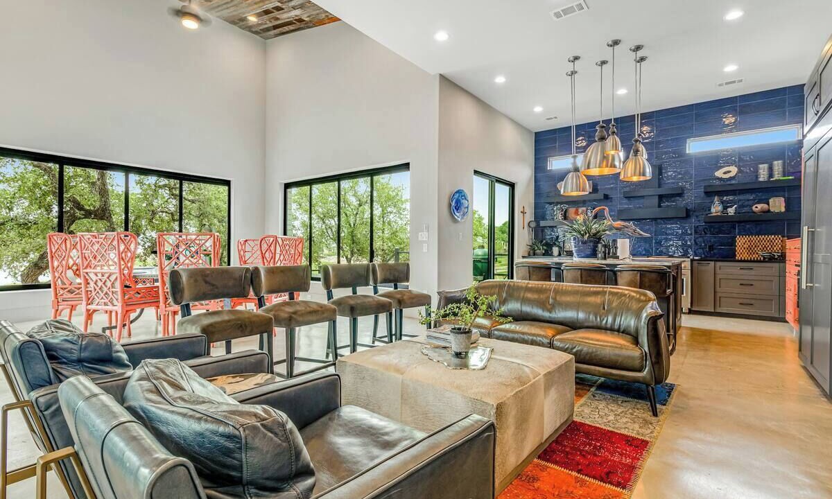 Photo of Livingroom in Burnet
