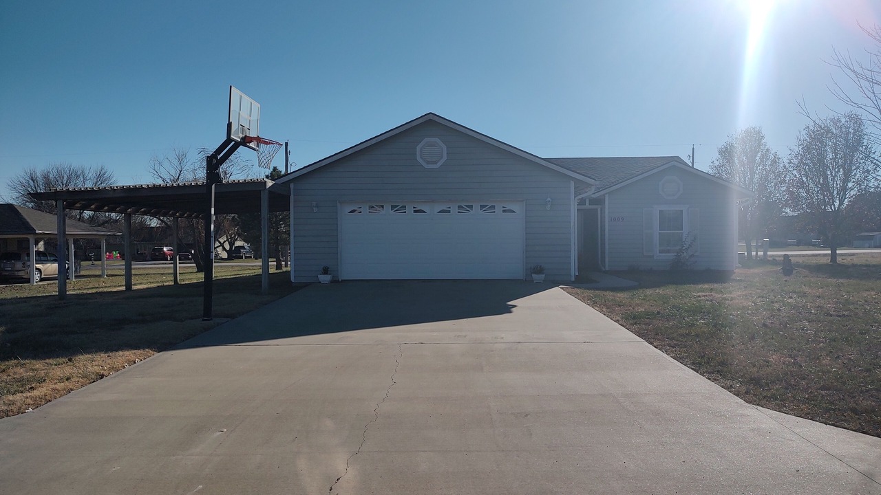 Photo of Outdoor in Iola