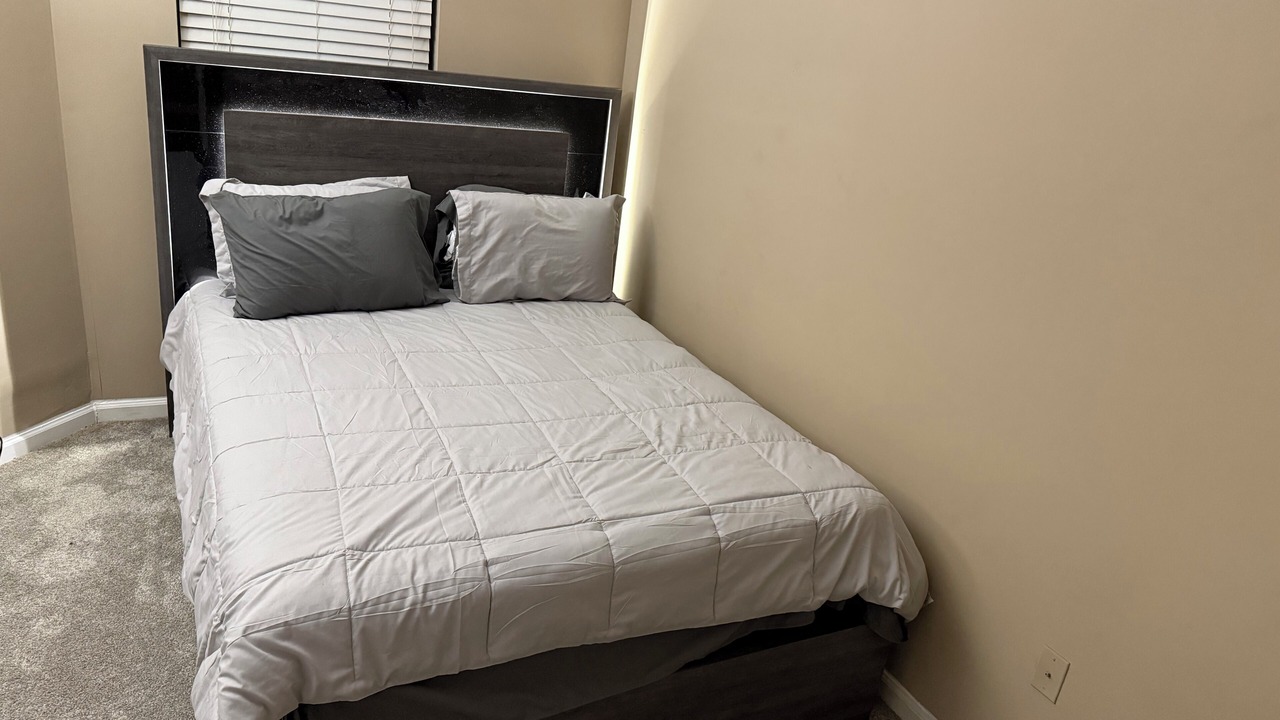 Photo of Bedroom in Northlake