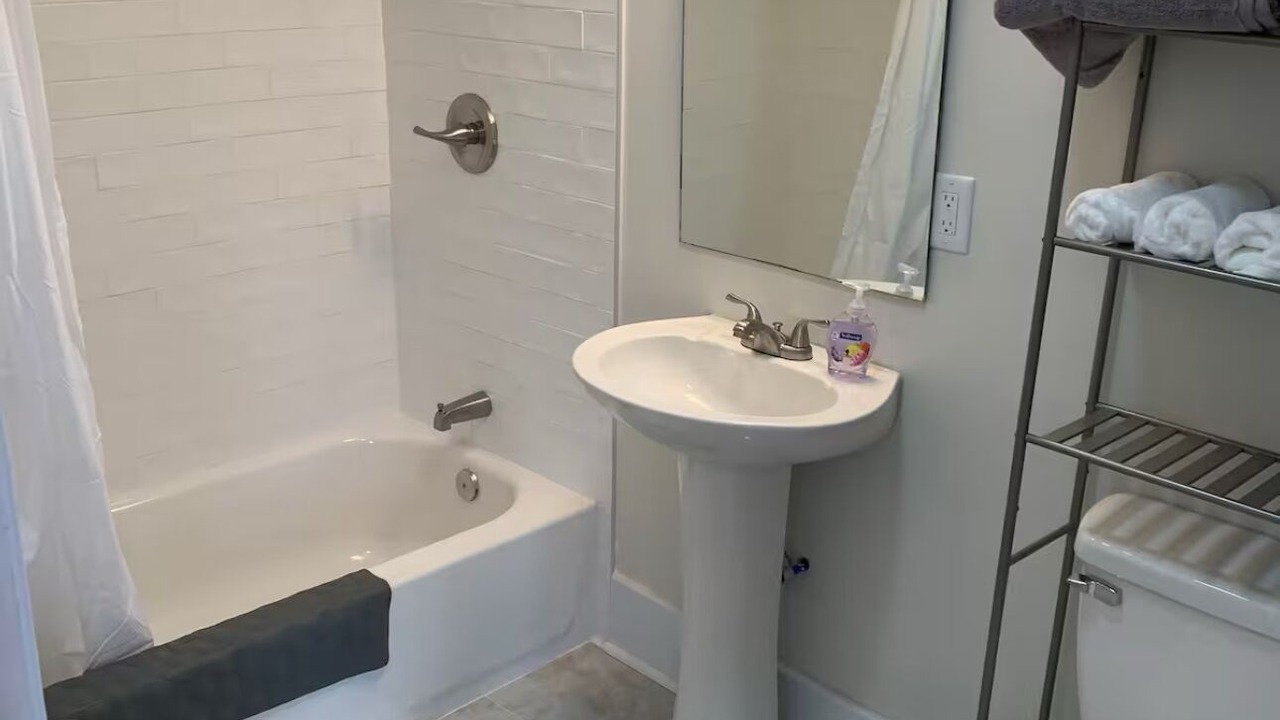Photo of Bathroom in Cherokee Triangle