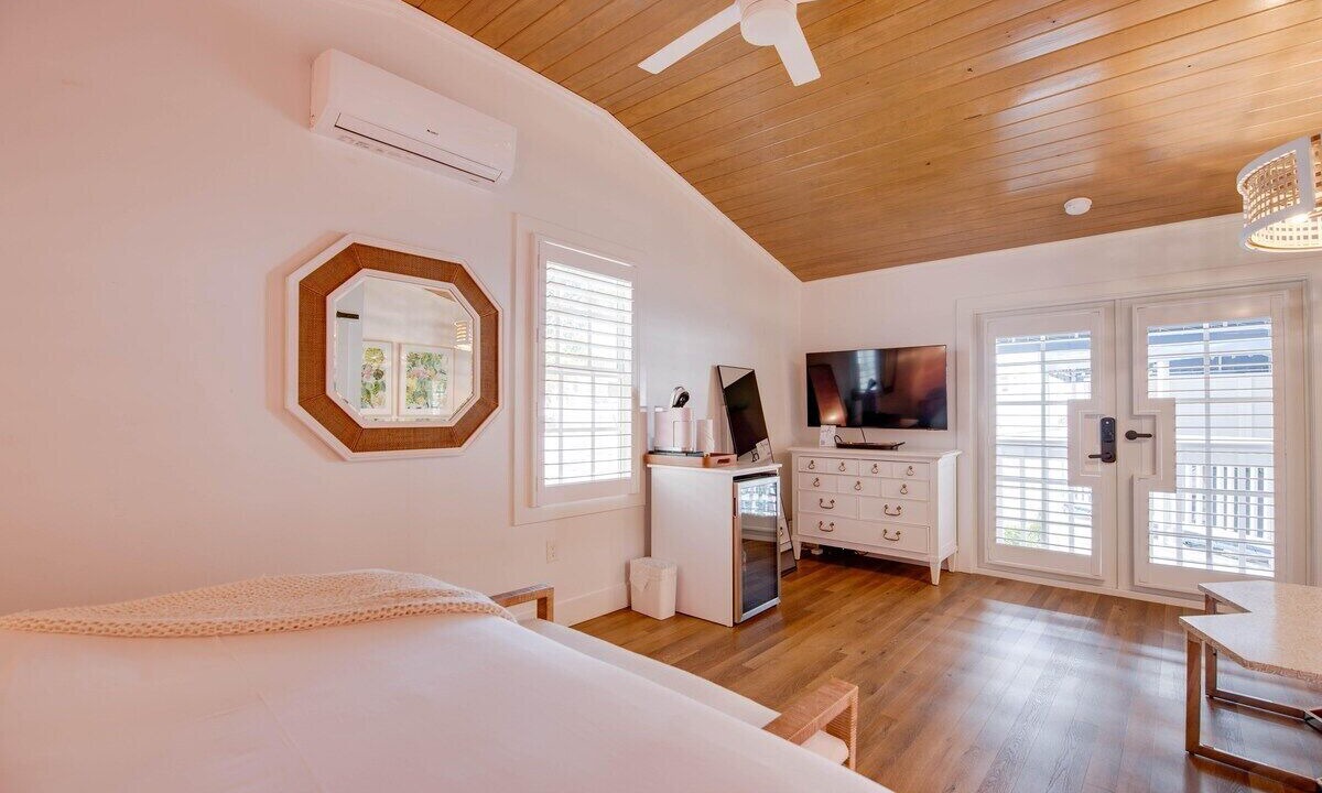 Photo of Bedroom in Historic Seaport
