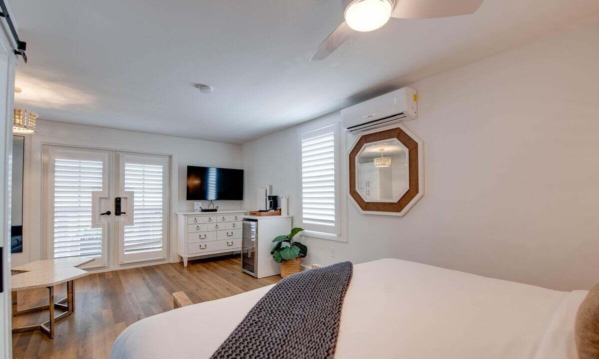 Photo of Bedroom in Historic Seaport