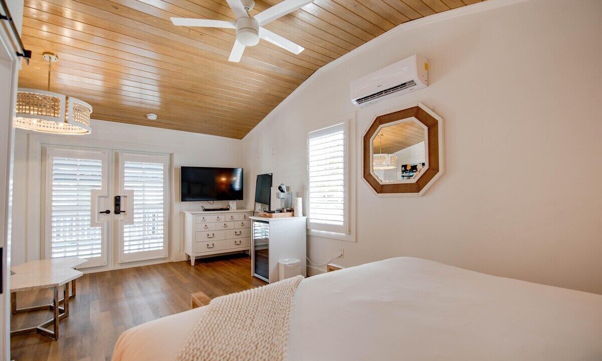 Photo of Bedroom in Historic Seaport