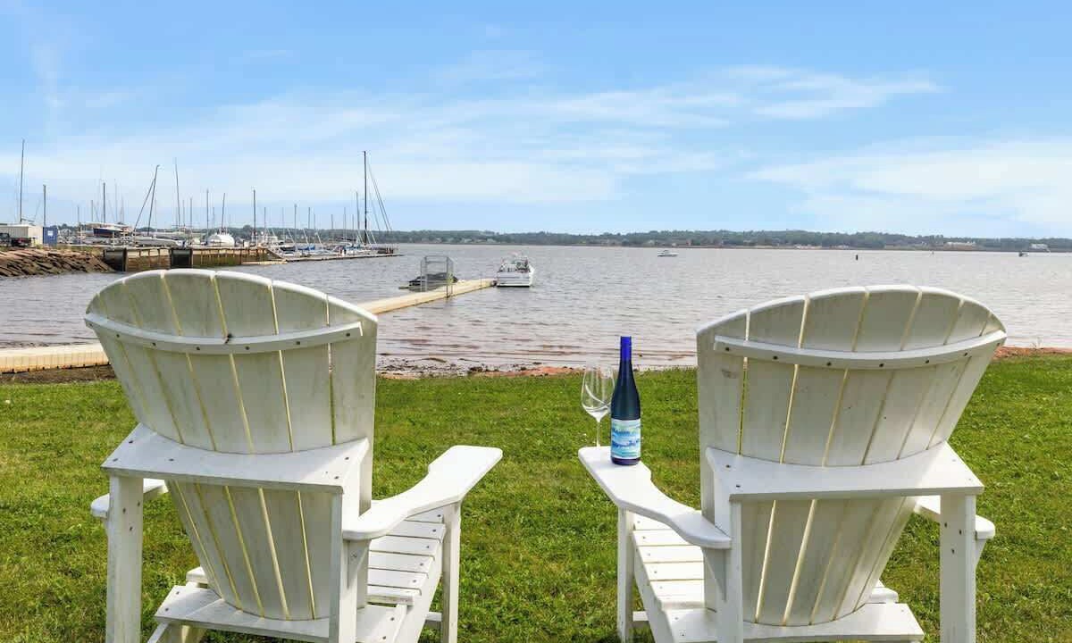 Photo of Outdoor in Queens Square