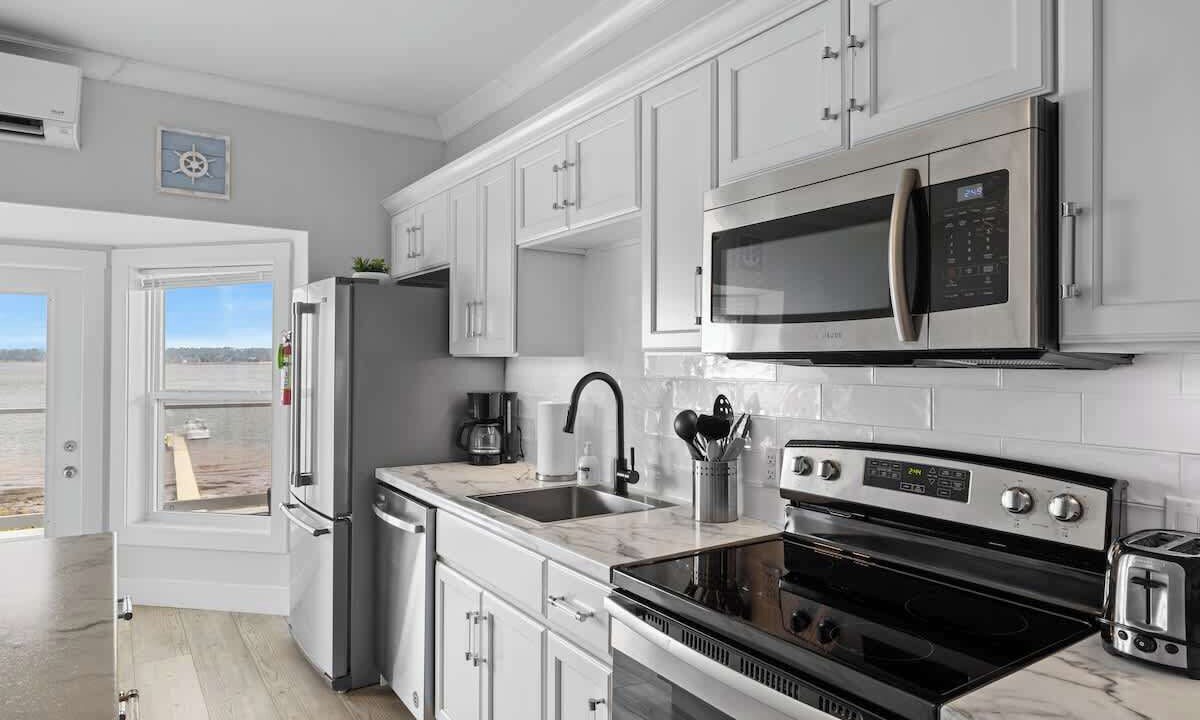 Photo of Kitchen in Queens Square