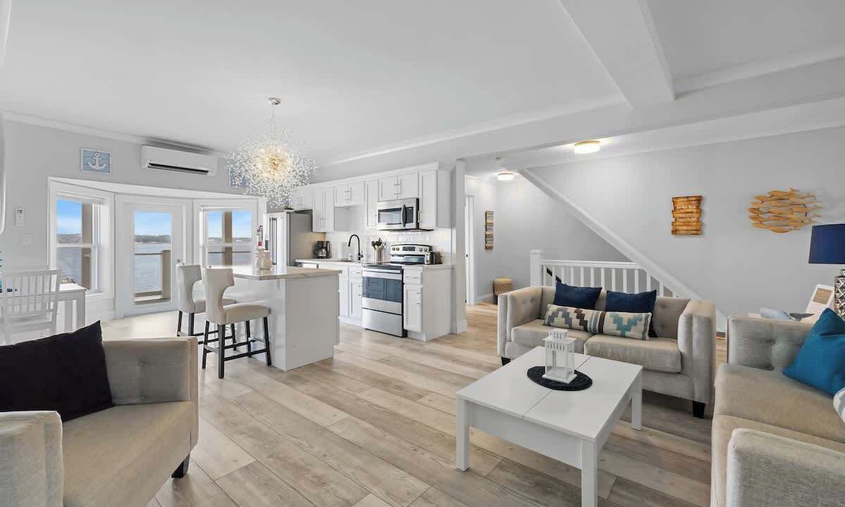 Photo of Livingroom in Queens Square