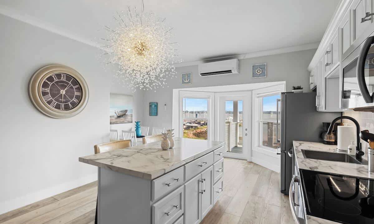 Photo of Kitchen in Queens Square