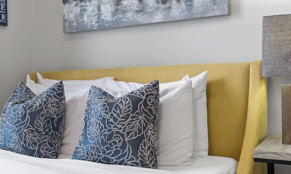 Photo of Bedroom in Queens Square