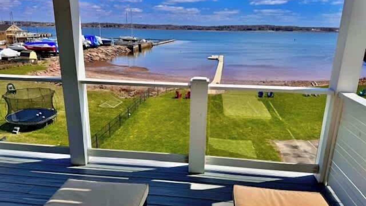 Photo of Outdoor in Queens Square