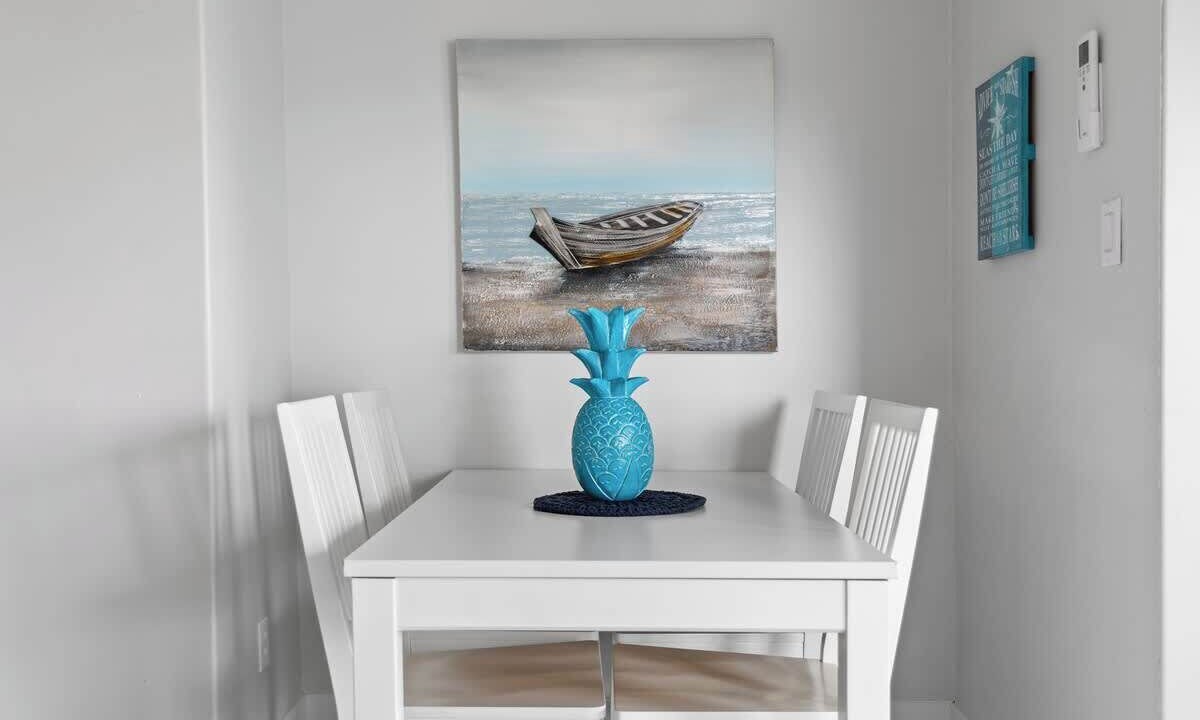 Photo of Others in Queens Square