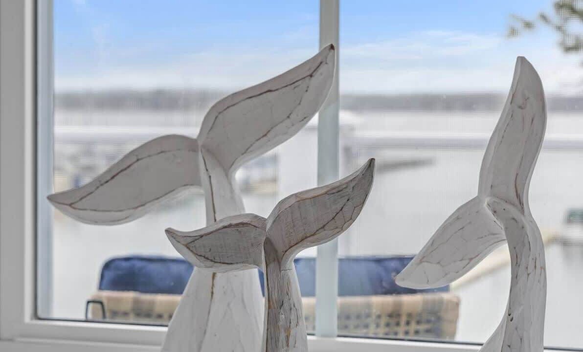 Photo of Others in Queens Square