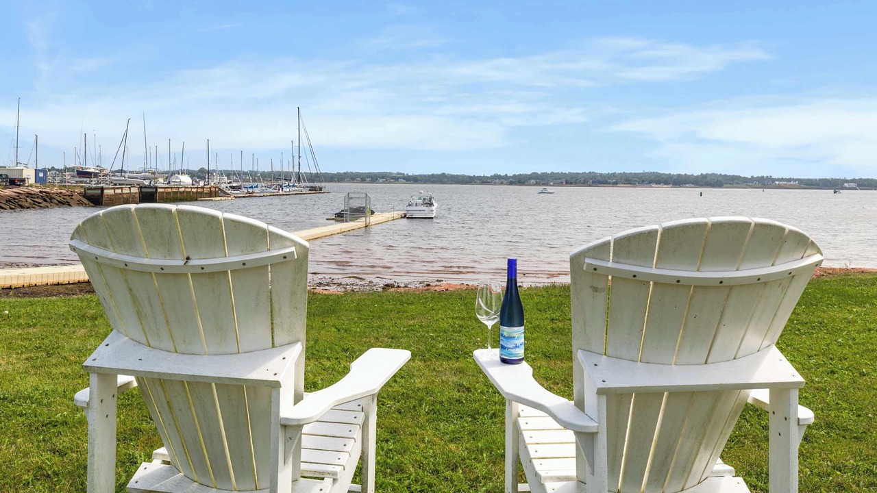 Photo of Outdoor in Queens Square