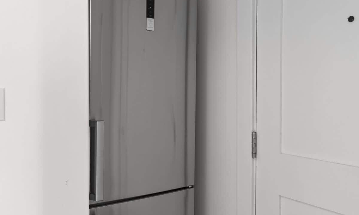 Photo of Others in Queens Square