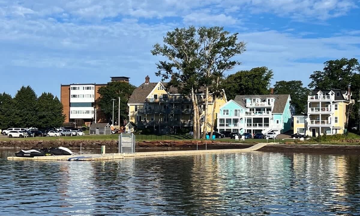 Photo of Outdoor in Queens Square