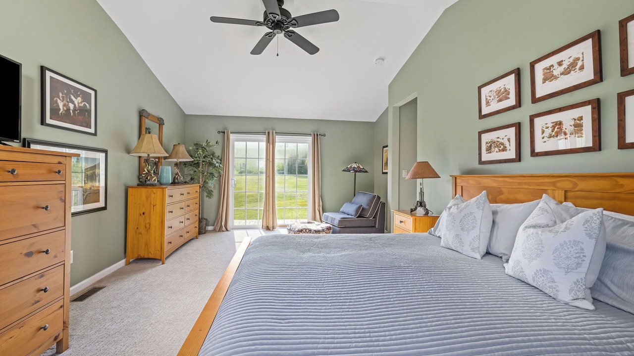 Photo of Bedroom in Williamsville