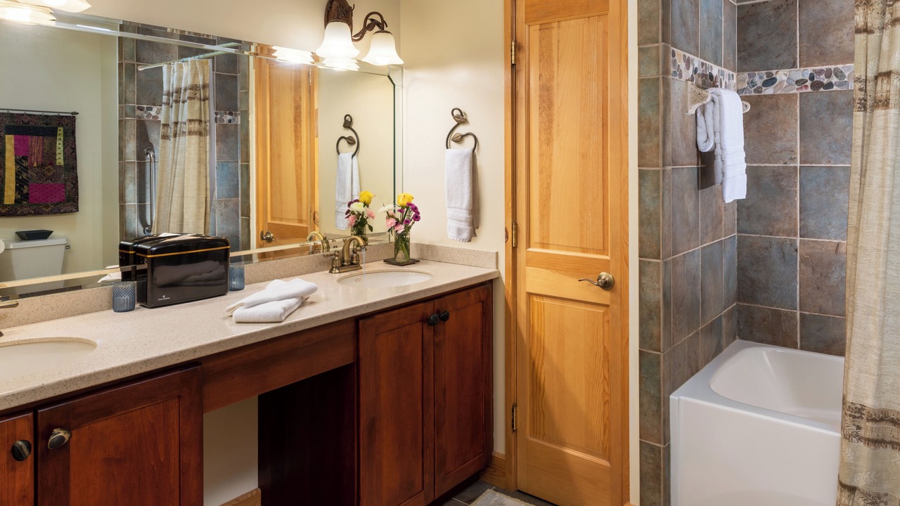 Photo of Bathroom in Arden