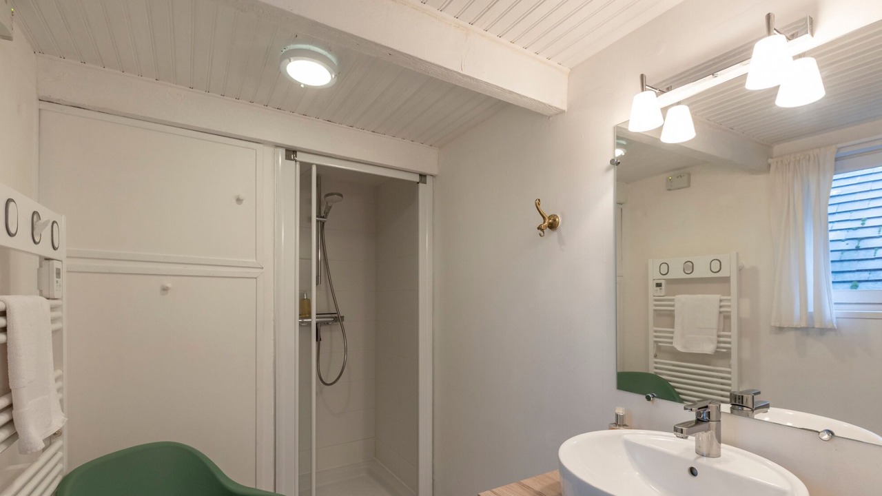 Photo of Bathroom in Enclos